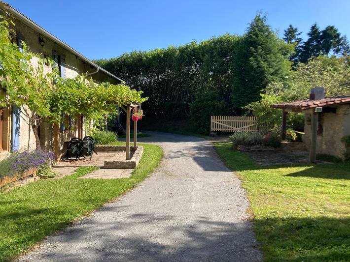 Maison de campagne pour 6 personnes, avec Jardin dans Nantiat, Région de Bellac