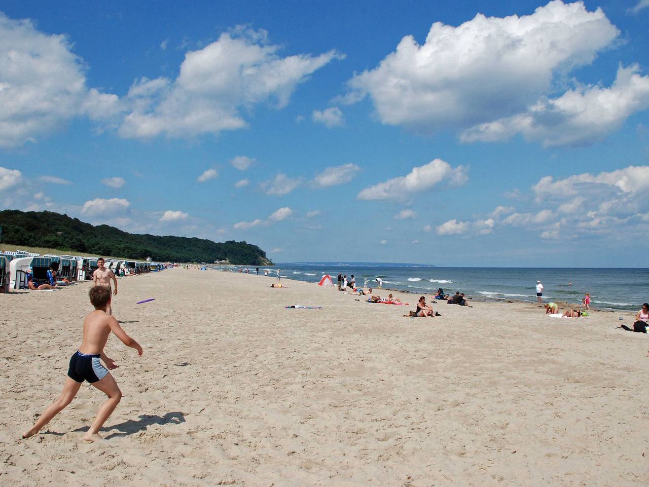 Ganze Ferienwohnung, Ferienhaus Strandhus am Ostseestrand in Strand Baabe, Baabe