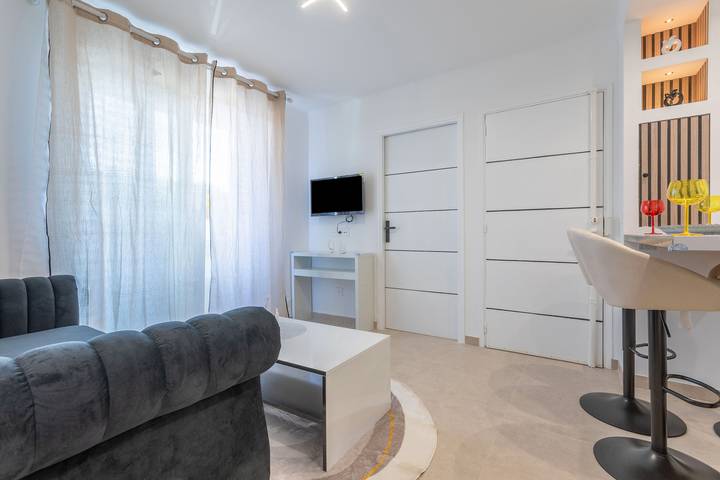 Location de vacances pour 4 personnes, avec balcon, animaux acceptés à Cogolin