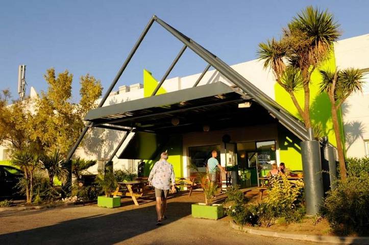Hôtel pour 2 personnes, avec jardin ainsi que terrasse et vue, animaux acceptés à Le Mesnil-Esnard