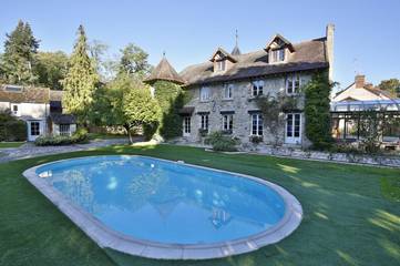 Maison d’hôte pour 3 personnes, avec jacuzzi et sauna ainsi que piscine et jardin, adapté aux familles dans Essonne