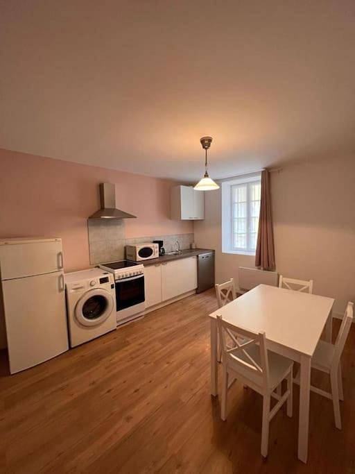 Appartement entier, "Le N2" Beaucaire centre-ville in Beaucaire, Région de Nîmes