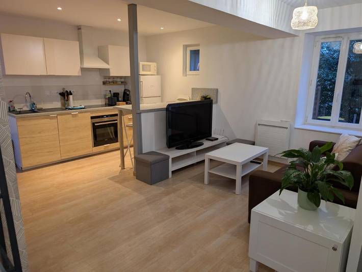 Location de vacances pour 6 personnes, avec terrasse et jardin à Saint-Martin-sur-Ocre