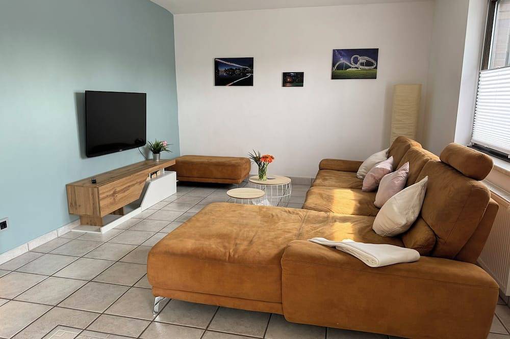 Ganze Wohnung, Premium 3 room apartment in the middle of the ruhr area with great connections in Oberhausen, Ruhrgebiet