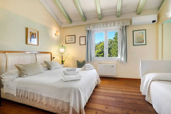 Habitación 'Verde' con Jardín Compartido, Wi-Fi y Aire Acondicionado in Mirano, Provincia de Venezia