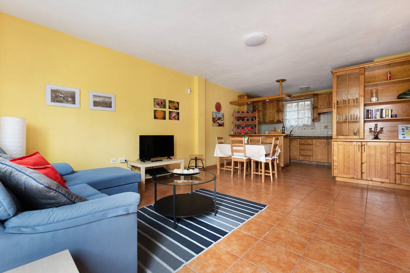Apartamento entero, Apartamento de vacaciones "Las Viñas 1" cerca de la playa con vistas a la montaña y Wifi in Icod de los Vinos, Tenerife Norte