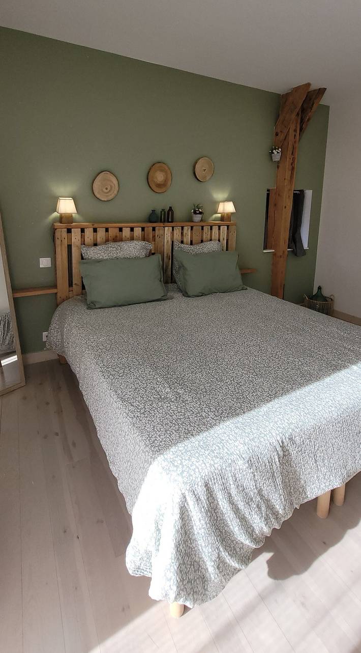 Chambre d’hôtes « Chambre Margeride » avec terrasse privée, in Soulages, Région de Saint-Flour
