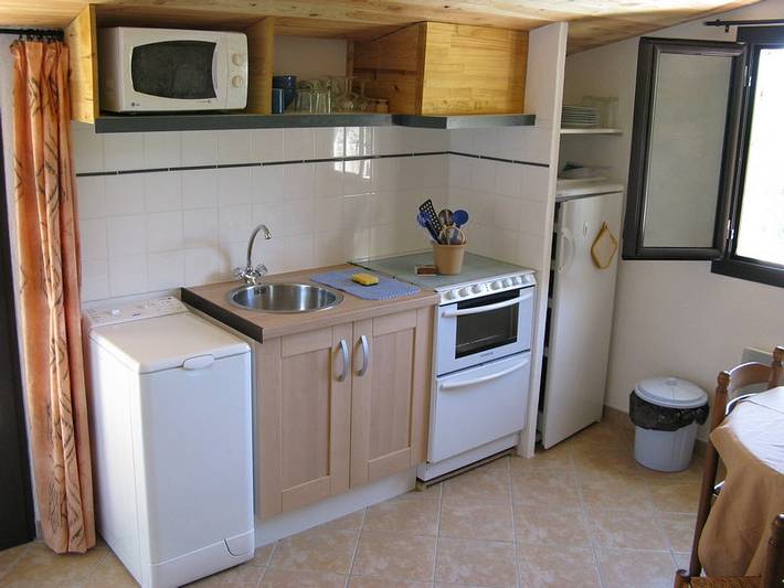 Gîte pour 2 personnes, avec terrasse ainsi que piscine et jardin dans le Gard - 3