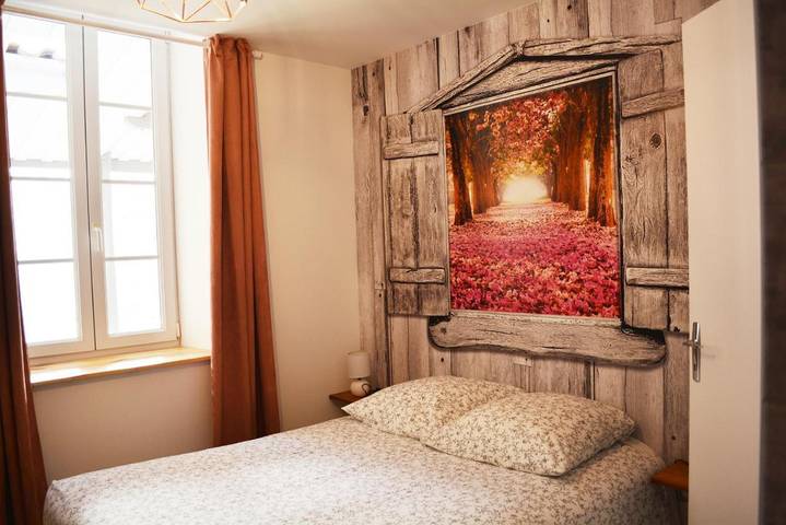 Location de vacances pour 8 personnes, avec terrasse ainsi que jacuzzi et jardin à Pons - 2