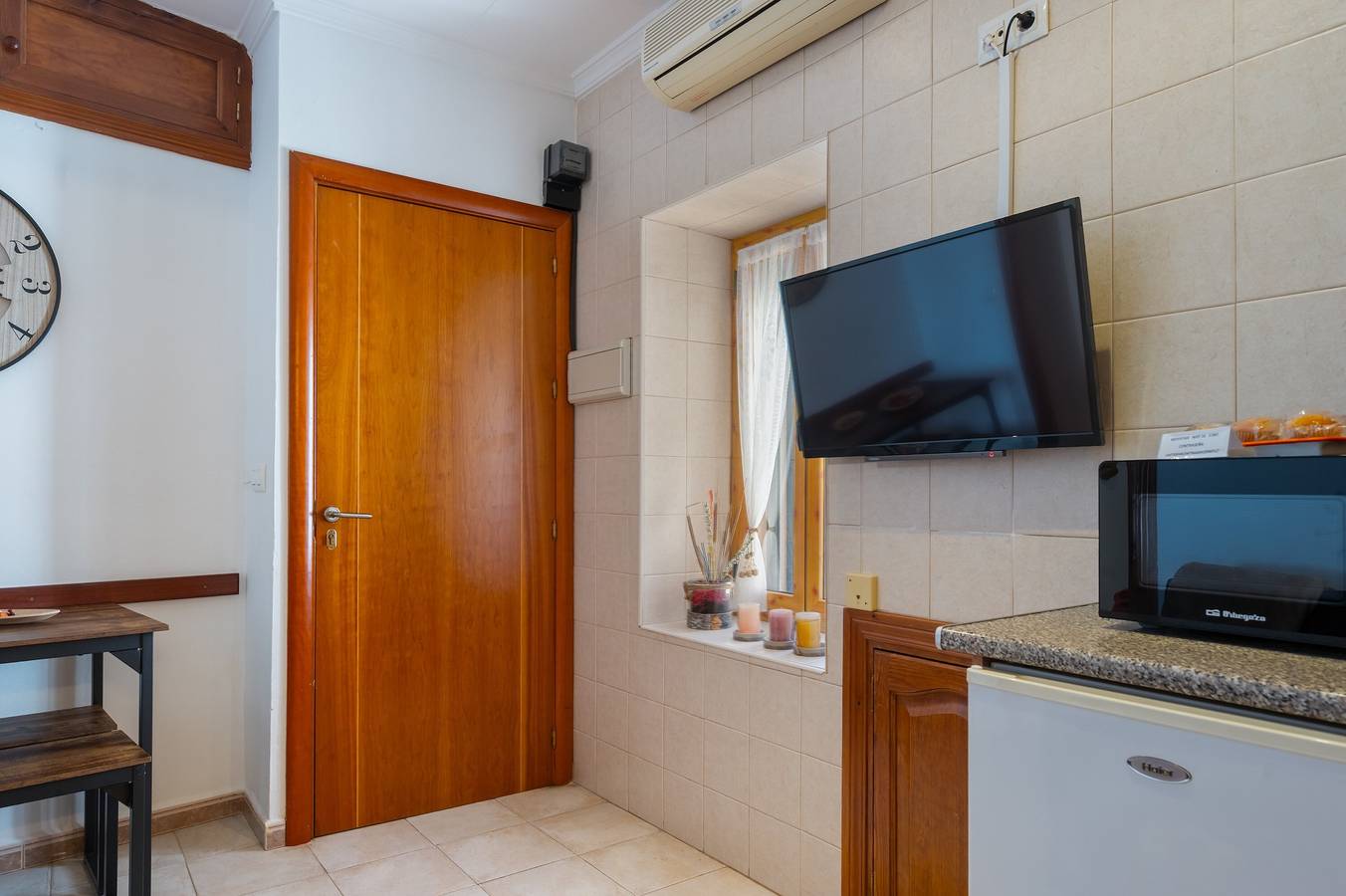 Apartamento entero, Apartamento 'Giraldilla' con jardín compartido, Wi-Fi y aire acondicionado in Carmona , Provincia de Sevilla