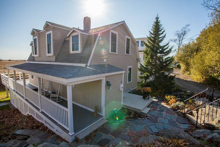 Vacation rental for 8 people, with yard, with pets in Massachusetts