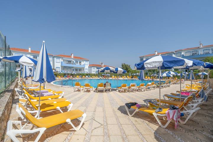 Apartamento de vacaciones para 6 personas, con jardín y balcón además de piscina para niños y jacuzzi - 1