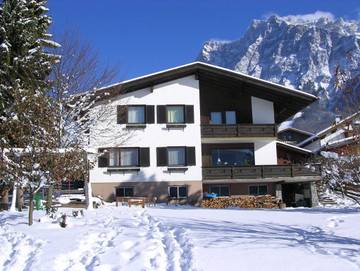Ferienwohnung für 2 Personen, mit Garten und Balkon in Ehrwald