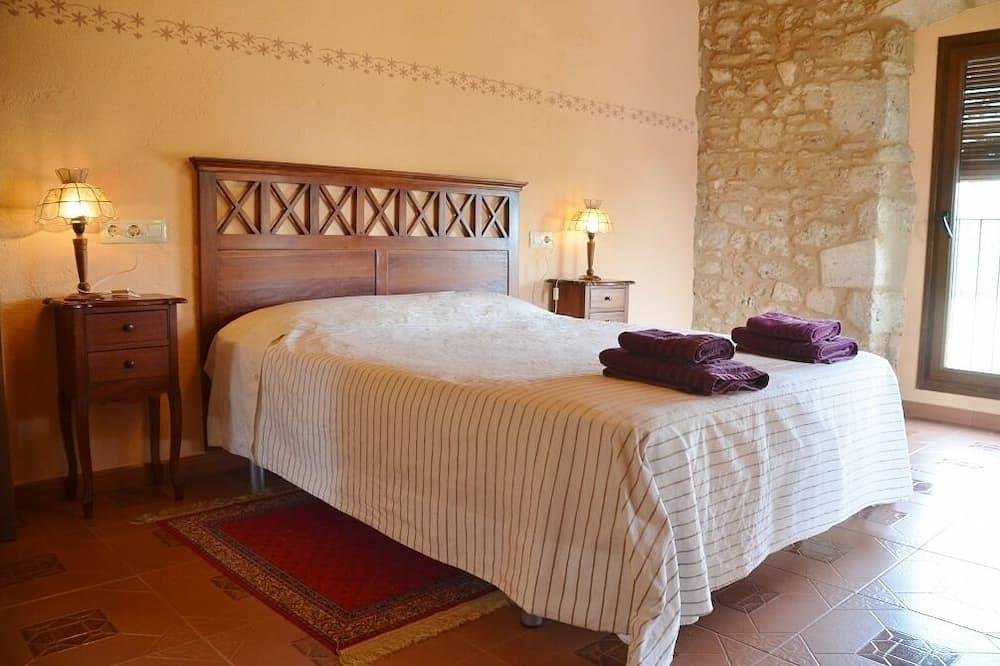 Wunderschönes Ferienhaus mit Pool und in einem kleinen authentischen Dorf gelegen in Banyoles, Pla de l'Estany