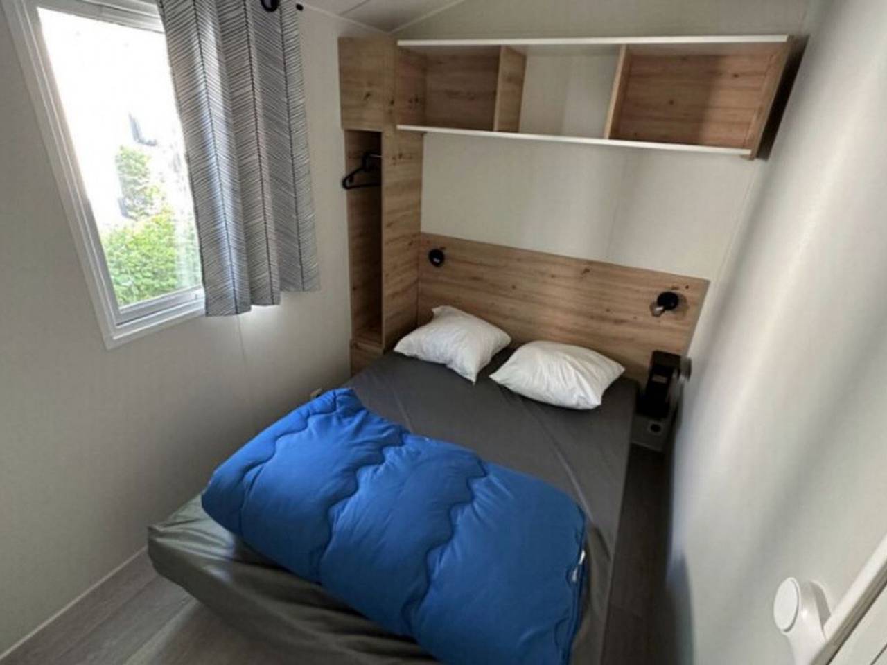 Comfortable mobile home with terrace in Challes-les-Eaux in Challes-les-Eaux, Chambéry region