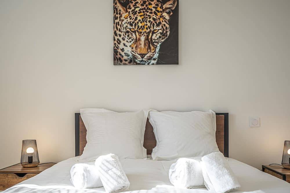 Entire apartment, Green Oasis: 5-Room Apartment with Large Garden in Panazol, Limoges region