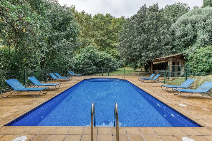 Casa de vacaciones para 31 personas, con jardín, Se admiten mascotas en Pla de l'Estany