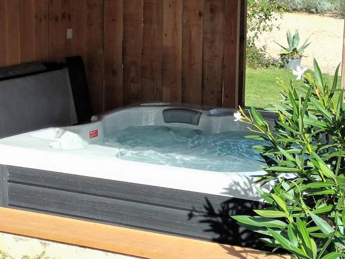 Location de vacances pour 14 personnes, avec vue et piscine ainsi que sauna et jardin dans Les Hermites - 3