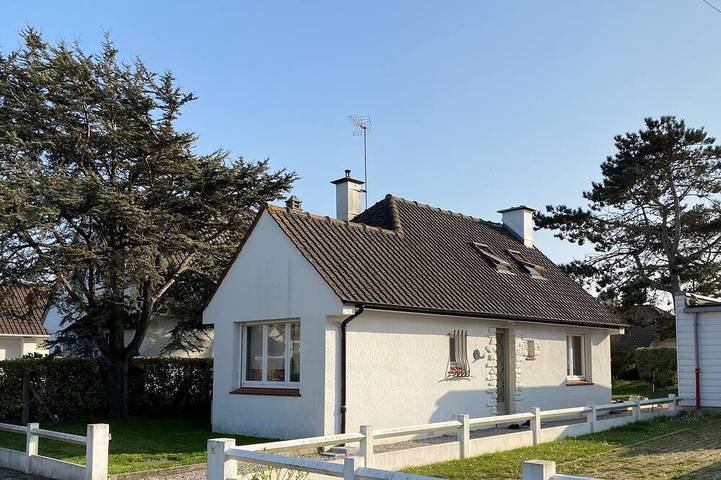 Holiday home for 4 people, with garden and hot tub as well as terrace - 1