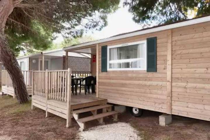Camping für 4 Personen, mit Terrasse in Giens
