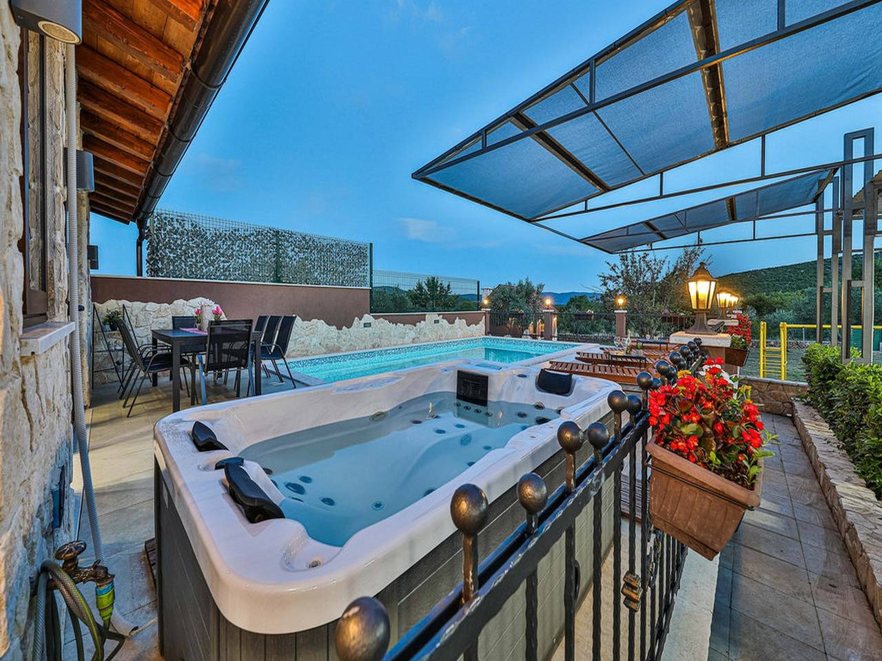 Villa Antonio - Five Bedroom Villa with Swimming Pool in Dalmatian Zagora