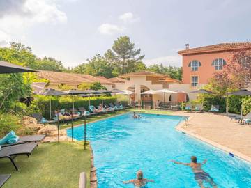 Hôtel pour 4 personnes, avec jardin et piscine, animaux acceptés à Sophia Antipolis