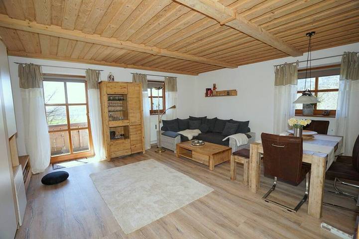 Ferienwohnung für 4 Personen, mit Pool und Sauna sowie Balkon in Hauzenberg