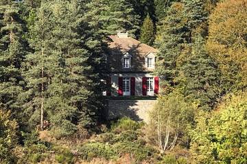 Gîte pour 8 personnes, avec jardin dans Le Buisson