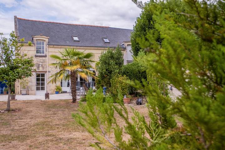 Maison Meslaie - Maison pour 10 avec piscine in Beaumont-en-Véron, Vallée de la Loire