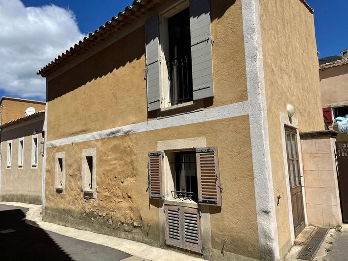 Location de vacances pour 2 personnes, avec vue et terrasse dans Colorado provençal - 2
