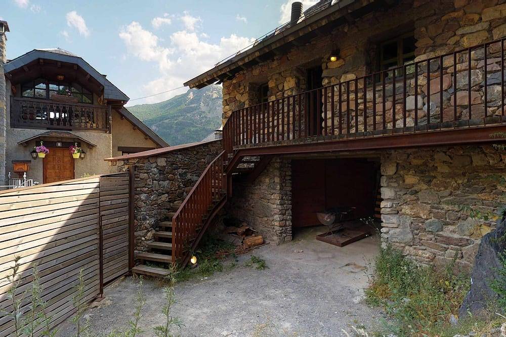 La Borda de Zarrastiecho en Sallent de Gállego_ Grupos de Amigos o Familias in Formigal (Ski), Sallent de Gállego