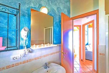 Bungalow für 4 Personen in Gemeinde Vercana, Comer See, Bild 3