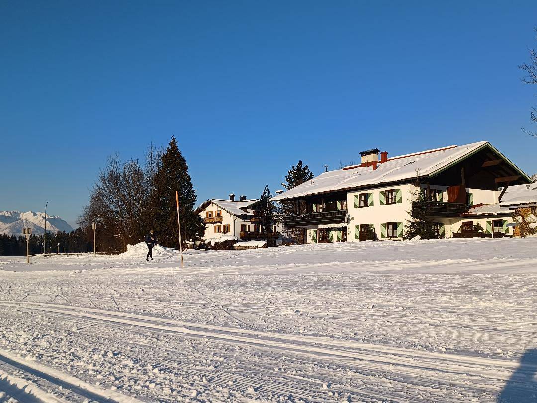 Ganze Ferienwohnung, Chalet Dr. Datz - 2-Raum-Ferienwohnung Nr. 4 mit Balkon und herrlichem Ausblick in Reit im Winkl, Bayerische Alpen