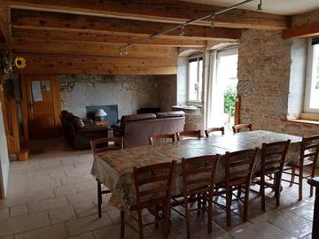 Gîte pour 9 personnes, avec jardin et terrasse dans Thiébouhans