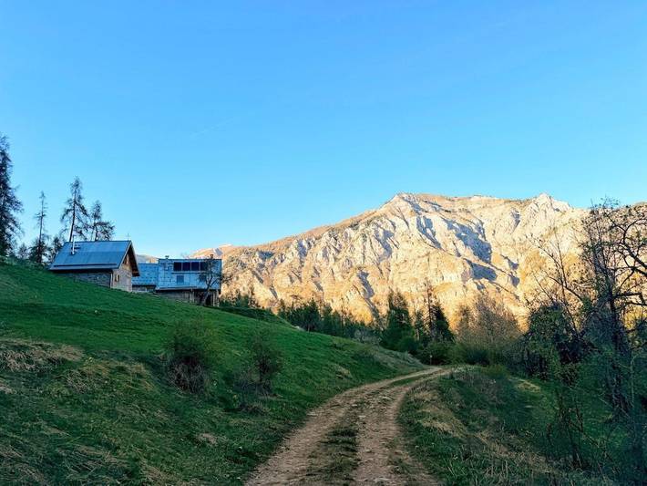 Gîte pour 9 personnes, avec terrasse et vue, animaux acceptés à Villars-Colmars - 3