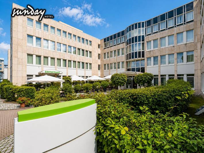 Entire apartment, Sunday Hotel Frankfurt Standard Double Room in Neu-Isenburg, Landkreis Offenbach