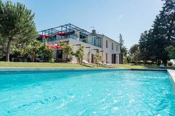 Gîte pour 2 personnes, avec jardin et piscine à Carignan-de-Bordeaux