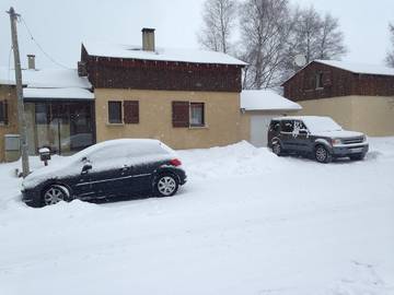 Maison de campagne pour 8 personnes, avec jardin ainsi que terrasse et vue sur le lac à Matemale