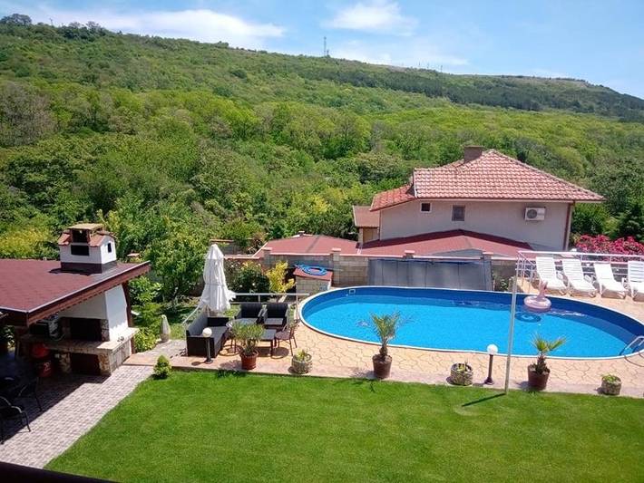 Maison d’hôte pour 15 personnes, avec jacuzzi ainsi que piscine et jardin en Bulgarie - 3
