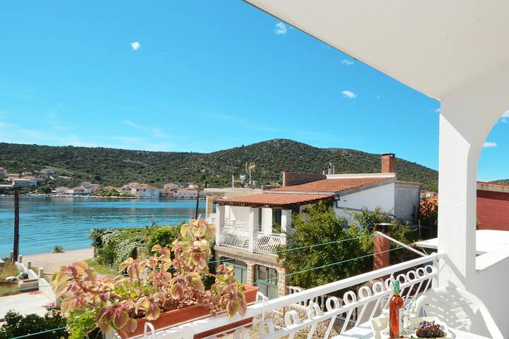 Casa de férias para 3 pessoas, com varanda/terraço em Marina