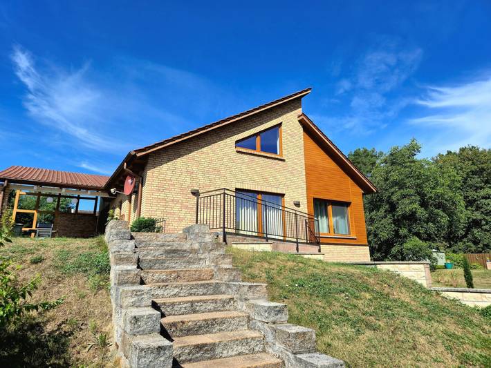 Ferienhaus für 6 Personen, mit Balkon und Terrasse sowie Garten und Sauna