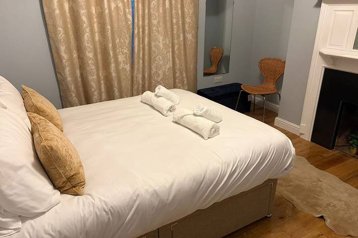 Ganze Wohnung, Familien-Suite – 2 Schlafzimmer & 1.5 Wc in Exeter, Devon