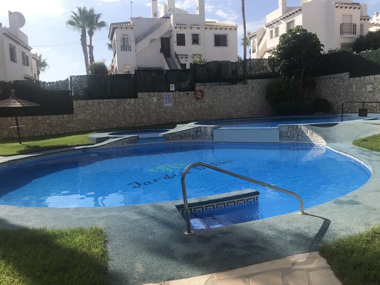 Entire apartment, Apartment Jardin D Alba 1st floor apartment with Pool, Terrace & Wi-Fi in Orihuela, Costa Blanca