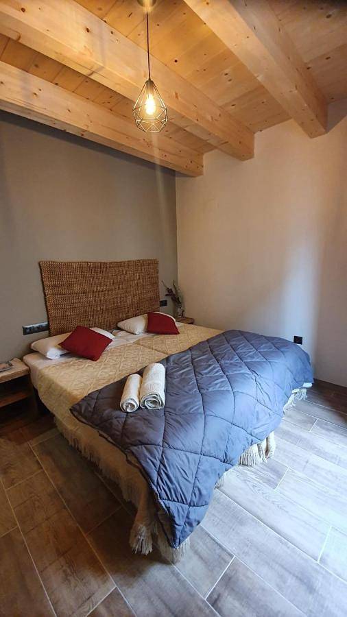 Casa rural para 7 personas, con Balcón además de Terraza y Vistas en Miravete de la Sierra