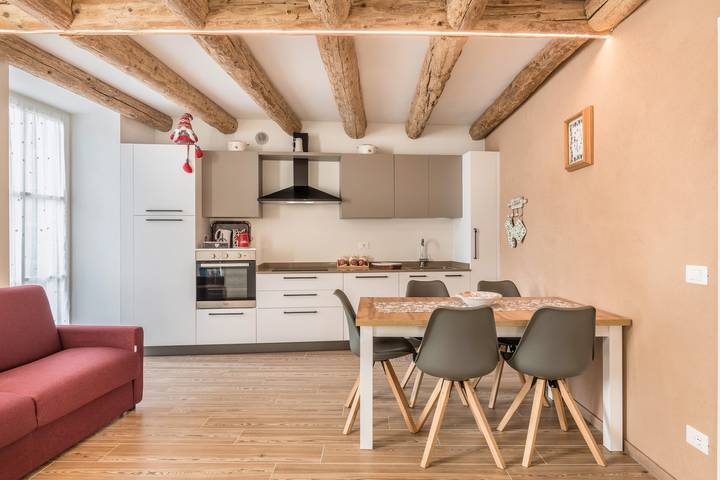 Ganze Wohnung, Ferienwohnung 'L'Antica Corte Apt Mara' mit Bergblick und Wlan in Levico Terme, Caldonazzosee