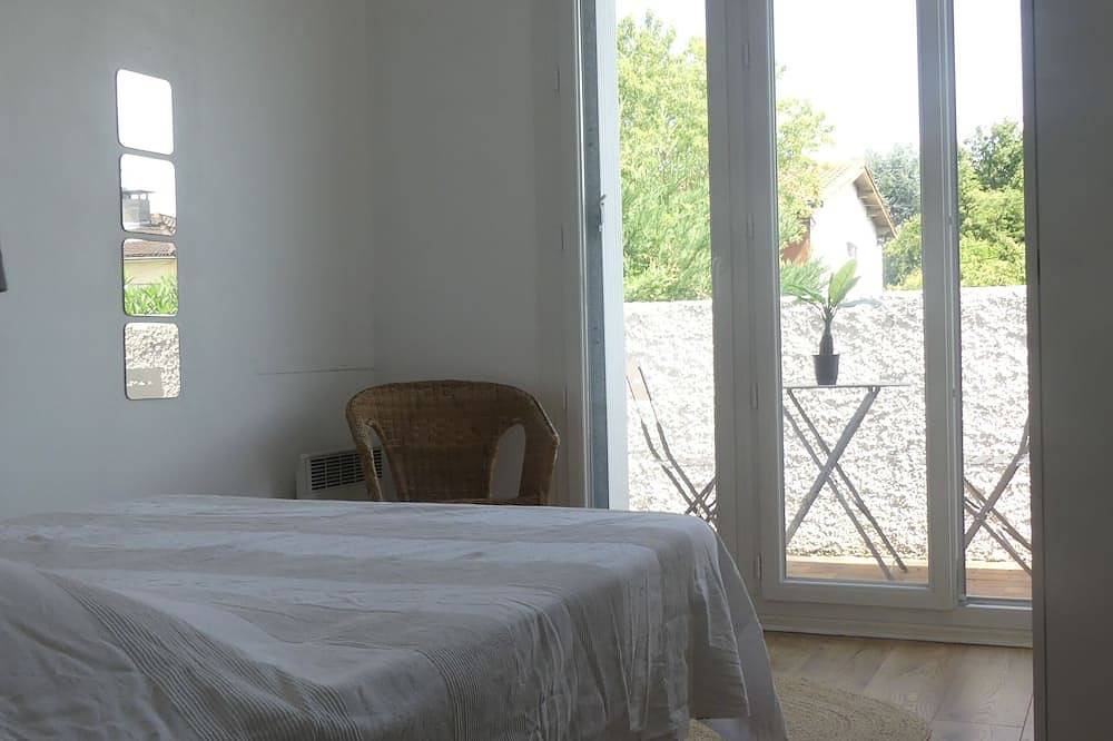 Entire apartment, T2 large and bright Toulouse Nord (L'Union) free parking, balcony in L'Union, Haute-Garonne