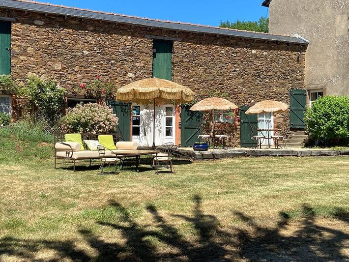 Chambre d’hôte pour 3 personnes, avec piscine ainsi que jardin et jacuzzi dans l' Aveyron - 3