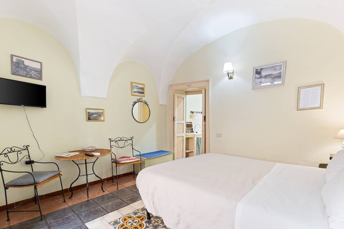 Romeo & Giulietta Rooms: Doppelzimmer im historischen Zentrum von Bosa in Bosa, Planargia