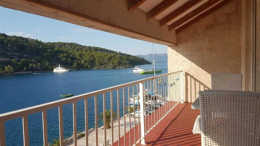 Ferienwohnung für 5 Personen, mit Balkon und Meerblick in Mljet