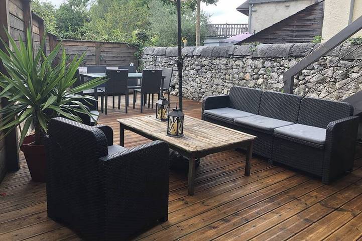 Location de vacances pour 8 personnes, avec terrasse à Louvie-Juzon